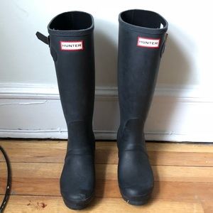 Black hunter boots size 7